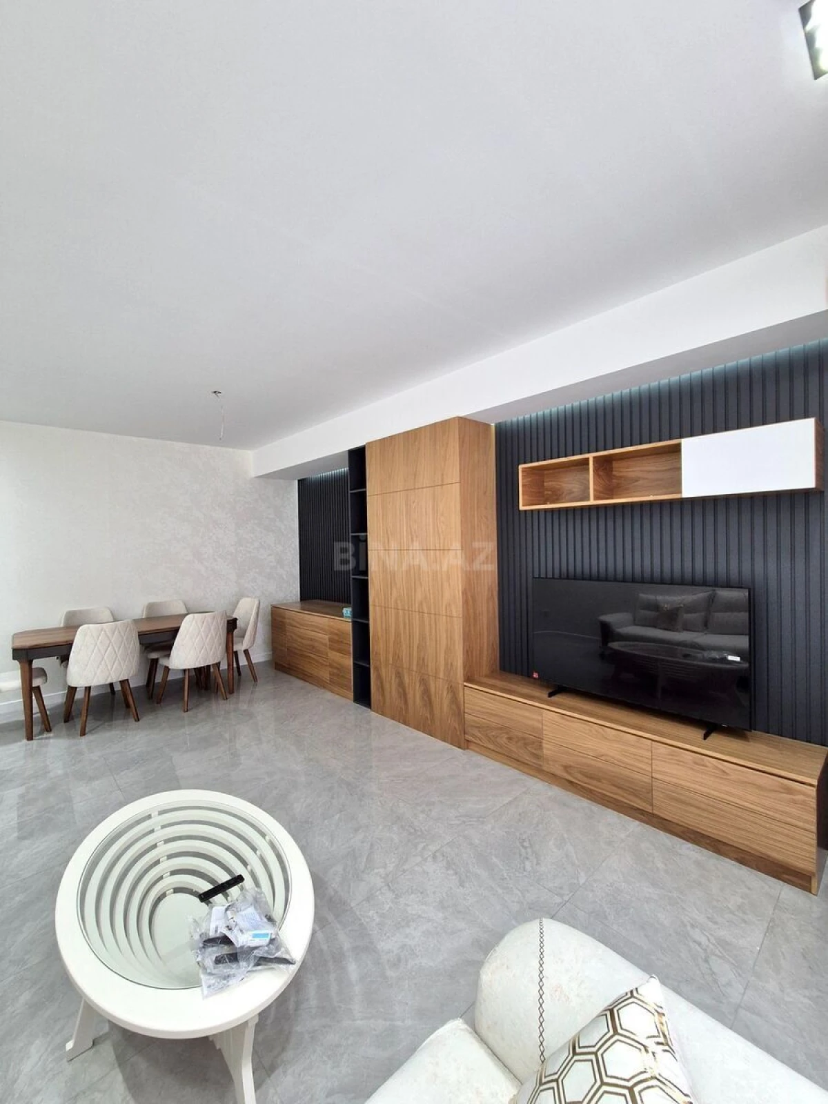 Kirayə verilir 4 otaqlı mənzil 170 m²