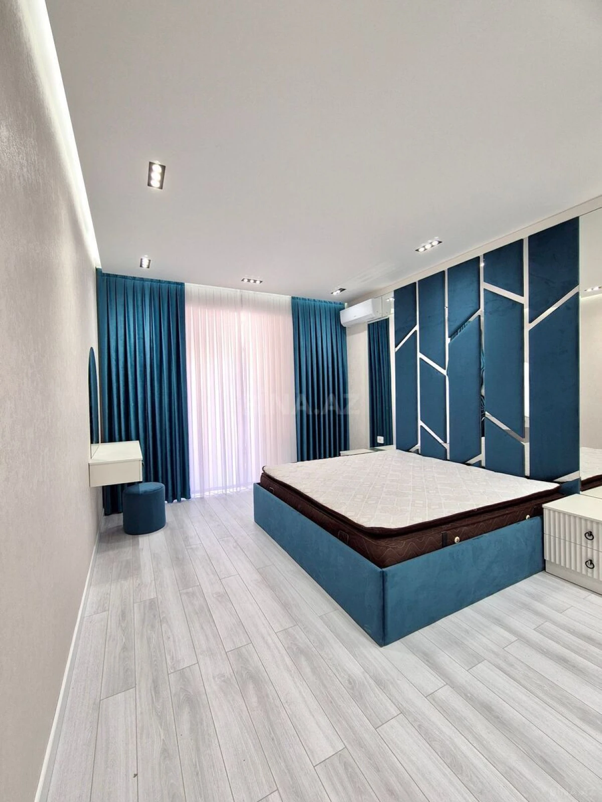 Kirayə verilir 4 otaqlı mənzil 170 m²