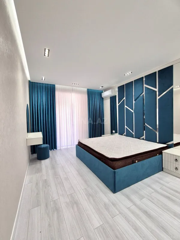 Kirayə verilir 4 otaqlı mənzil 170 m²
