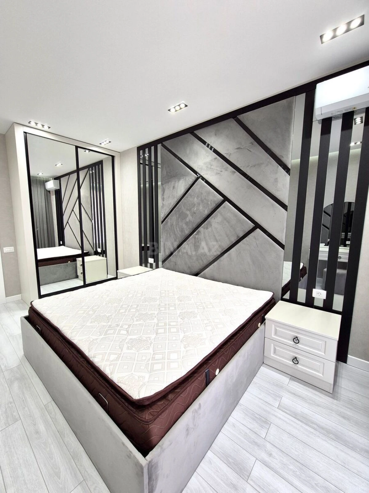 Kirayə verilir 4 otaqlı mənzil 170 m²