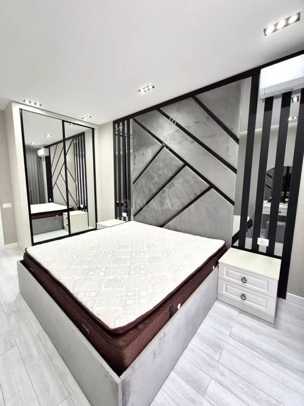 Kirayə verilir 4 otaqlı mənzil 170 m²