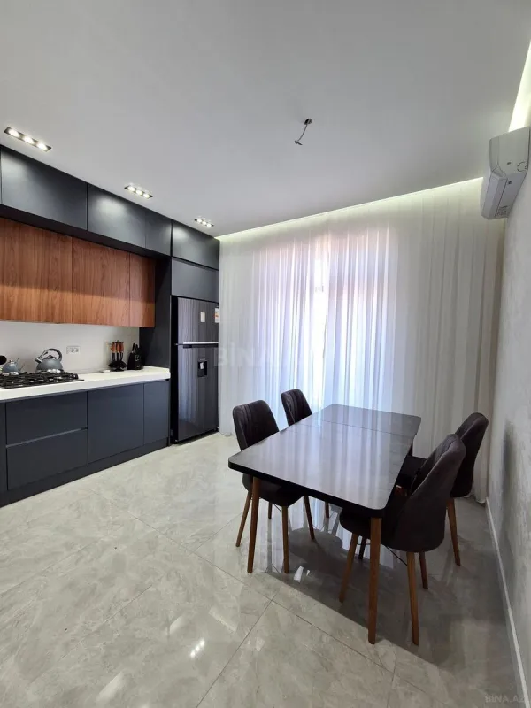 Kirayə verilir 4 otaqlı mənzil 170 m²