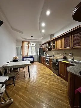 Satılır 3 otaqlı mənzil 130 m²