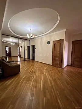 Satılır 3 otaqlı mənzil 130 m² — Bakı, Nizami 3 otaq 130.00 m²