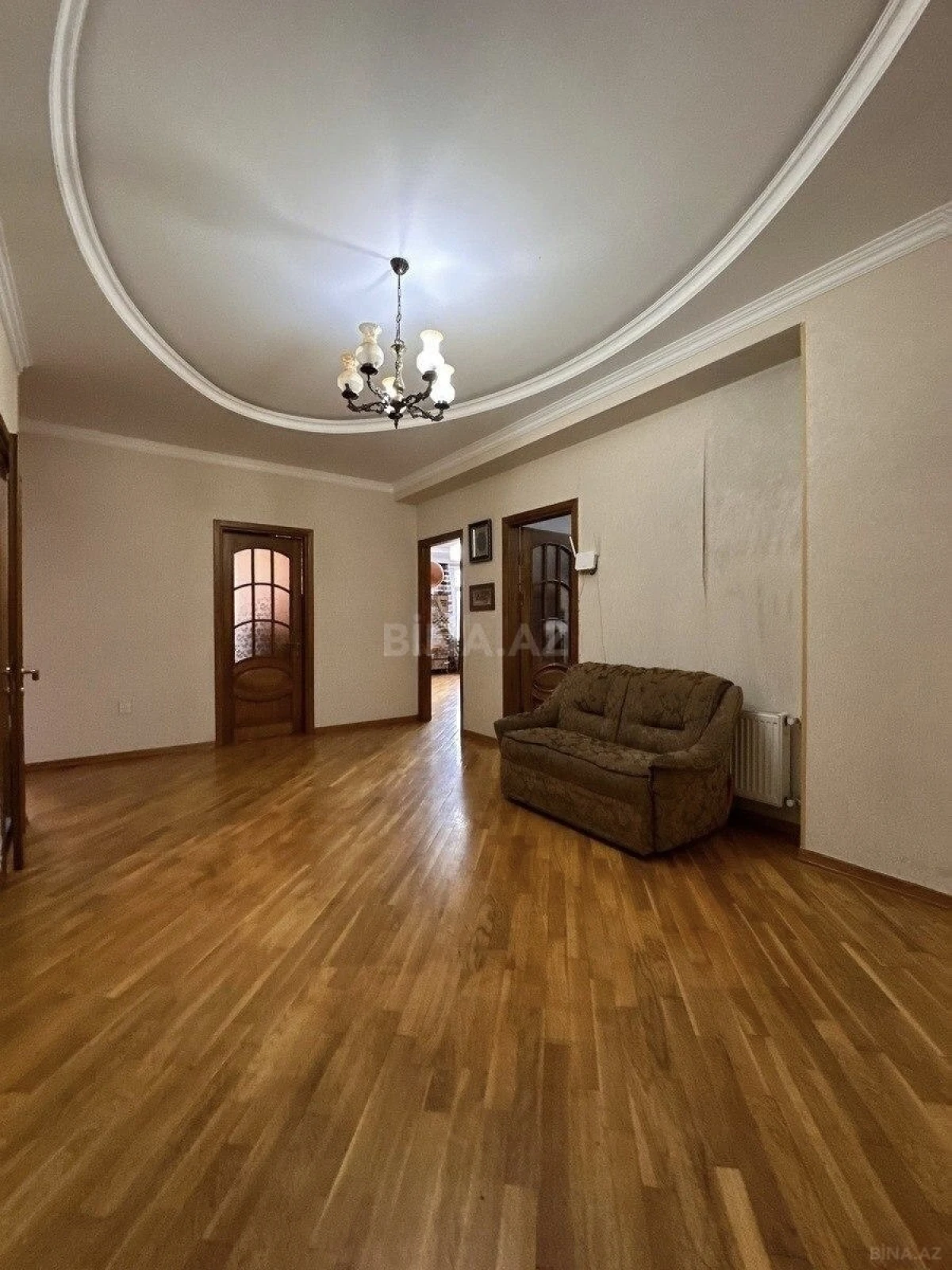 Satılır 3 otaqlı mənzil 130 m²
