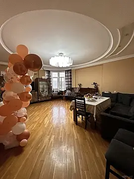 Satılır 3 otaqlı mənzil 130 m²