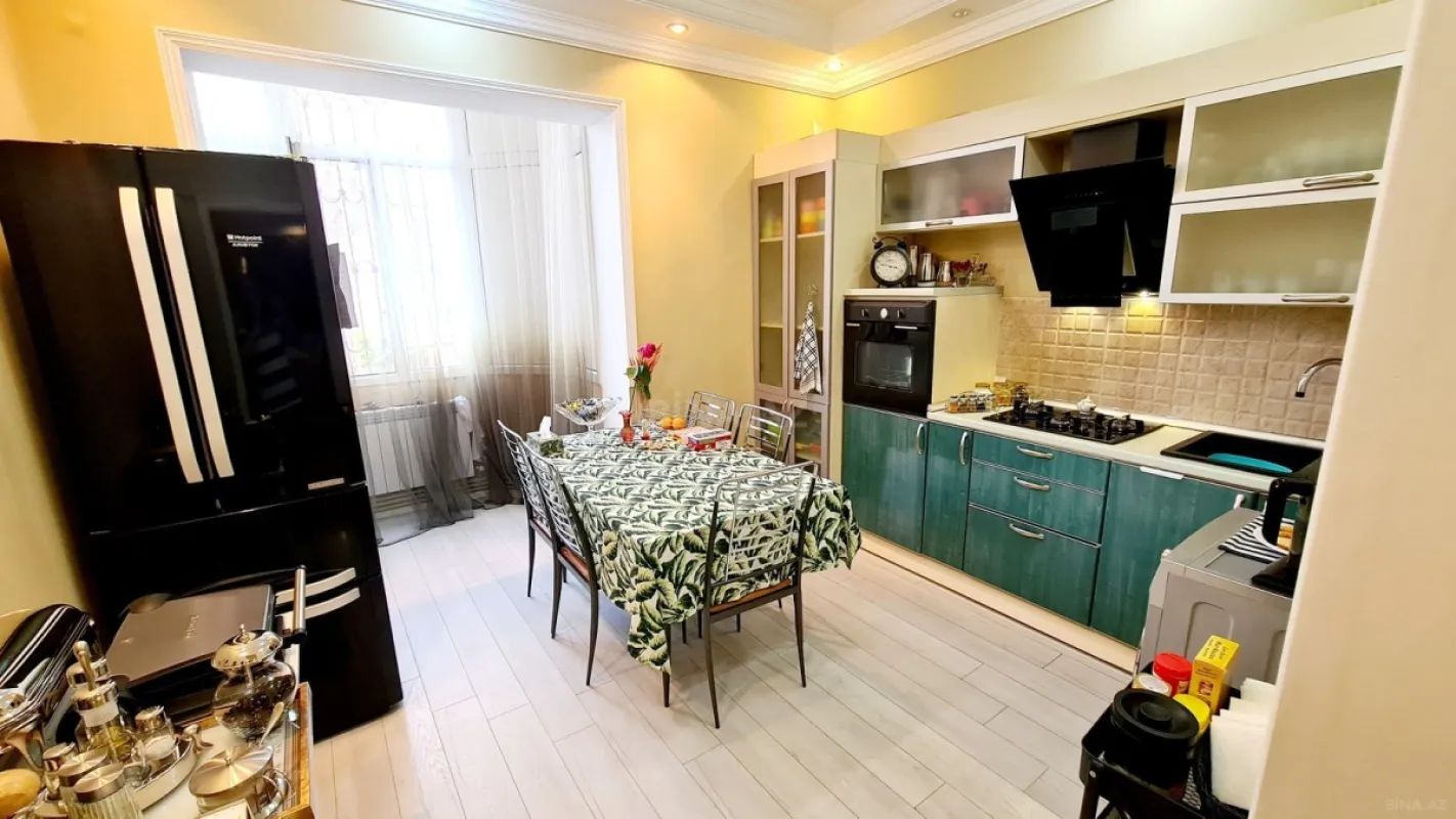 Satılır 3 otaqlı mənzil 95 m²