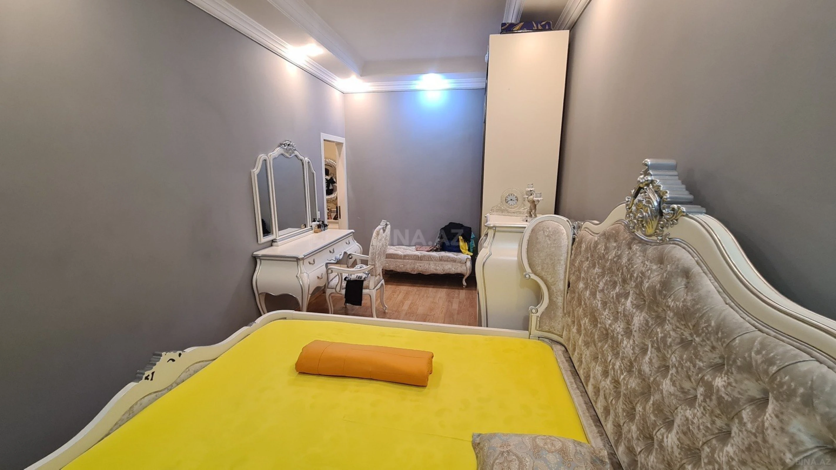Satılır 3 otaqlı mənzil 95 m²
