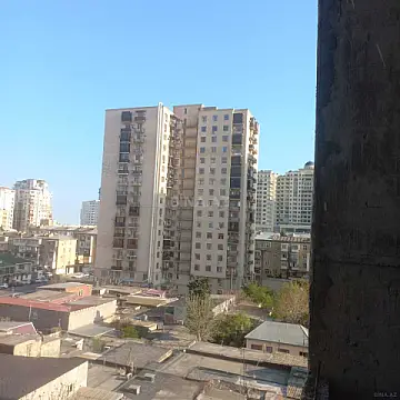 Satılır 4 otaqlı mənzil 185 m²