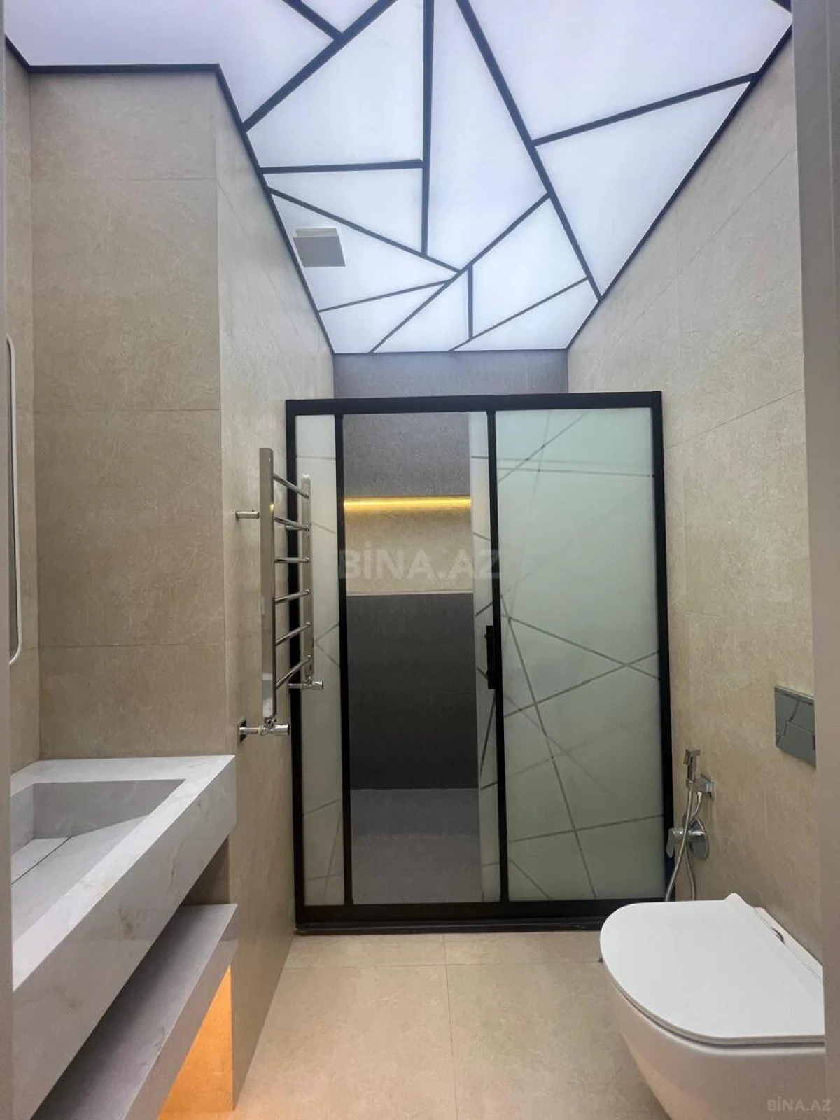 Satılır 3 otaqlı mənzil 108 m²