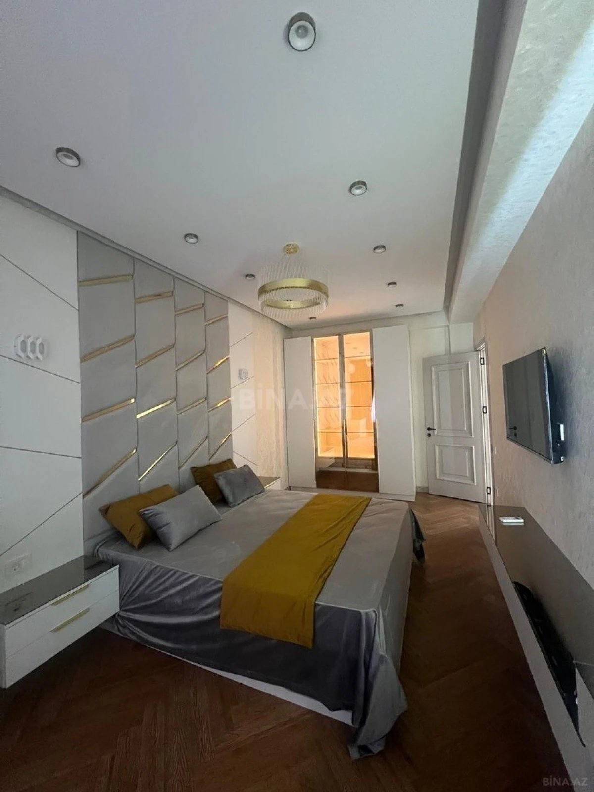 Satılır 3 otaqlı mənzil 108 m²