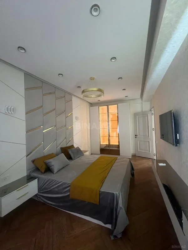 Satılır 3 otaqlı mənzil 108 m²