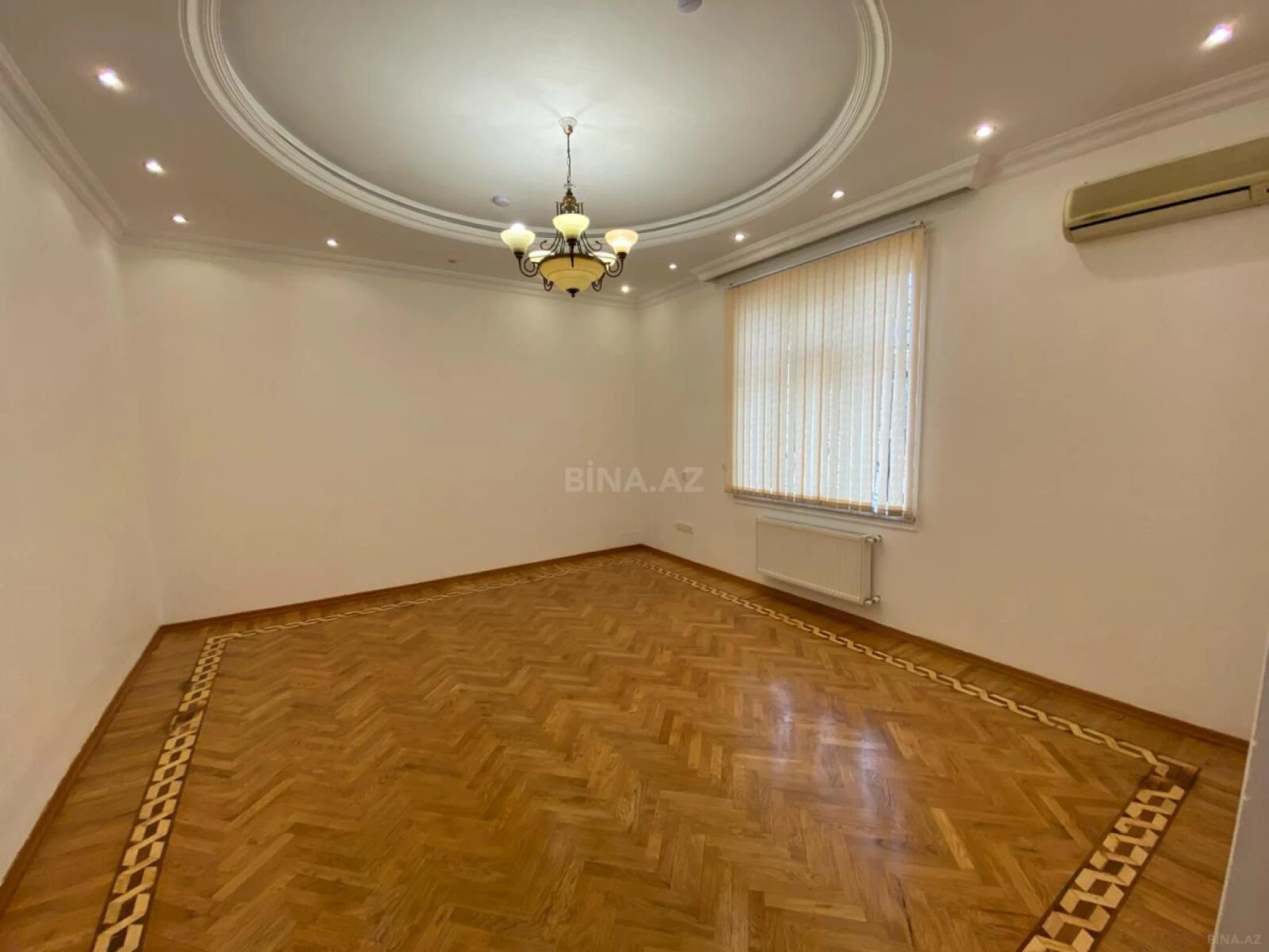 Satılır 9 otaqlı həyət evi 450 m²