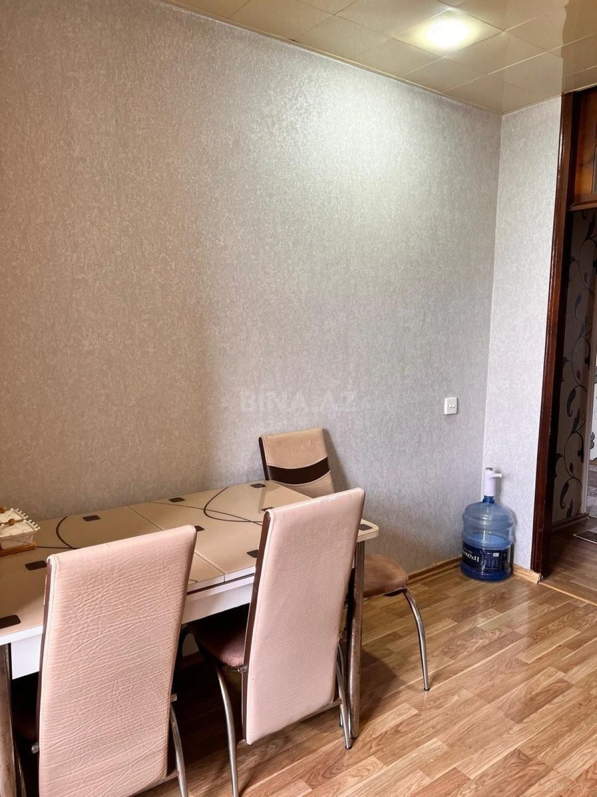 Satılır 5 otaqlı mənzil 110 m²