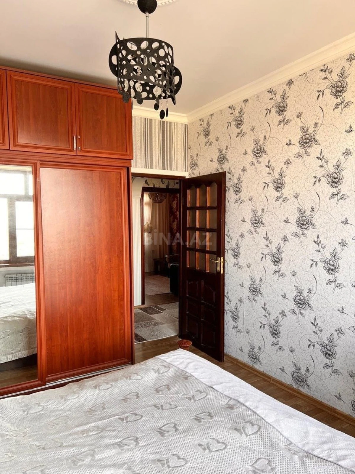 Satılır 5 otaqlı mənzil 110 m²