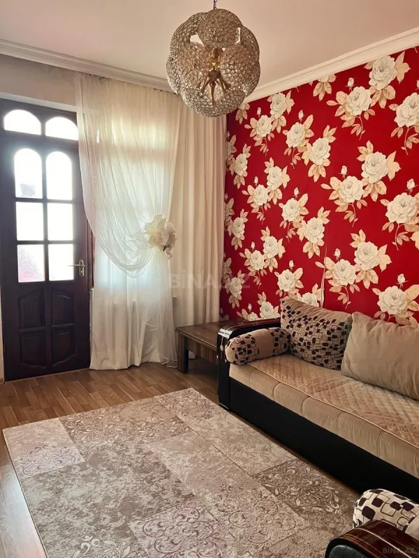 Satılır 5 otaqlı mənzil 110 m²