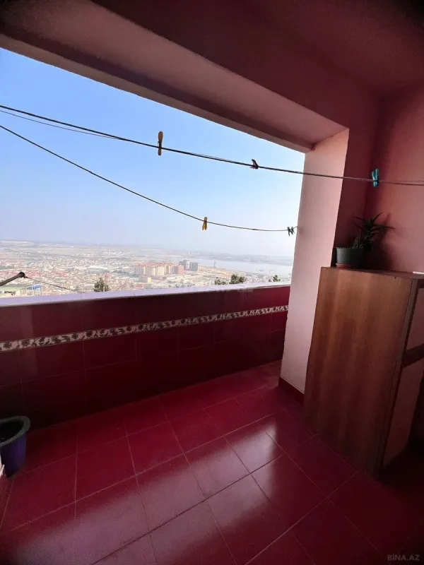 Satılır 5 otaqlı mənzil 110 m²