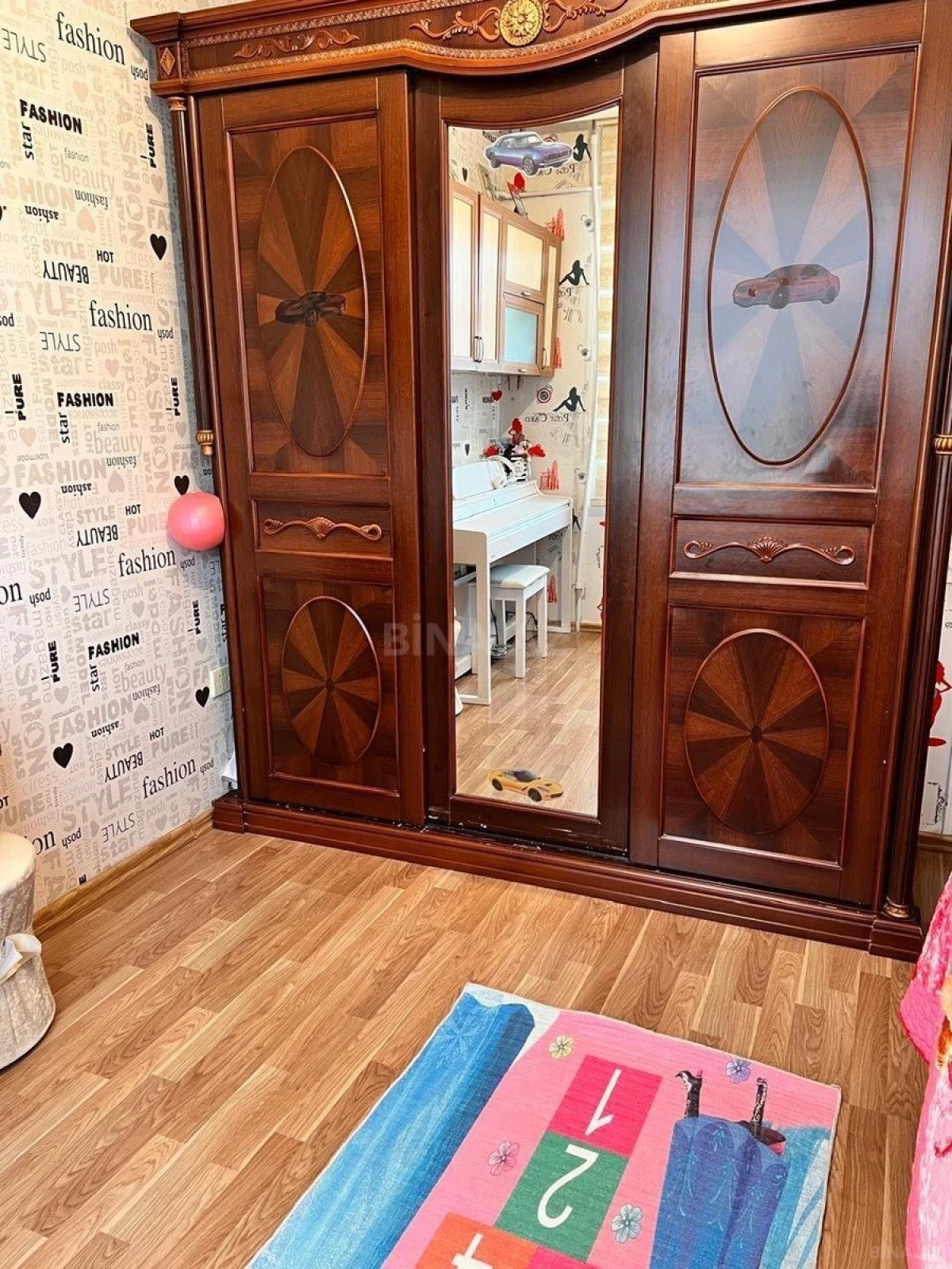 Satılır 5 otaqlı mənzil 110 m²