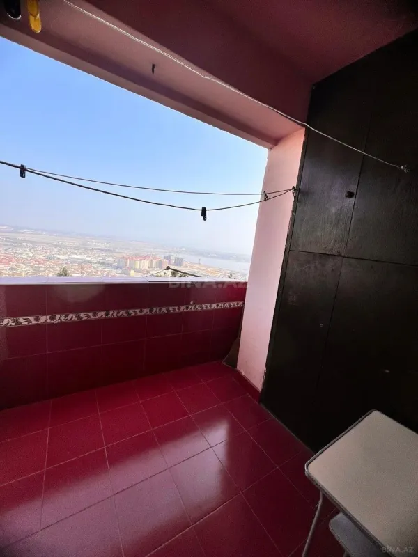 Satılır 5 otaqlı mənzil 110 m²