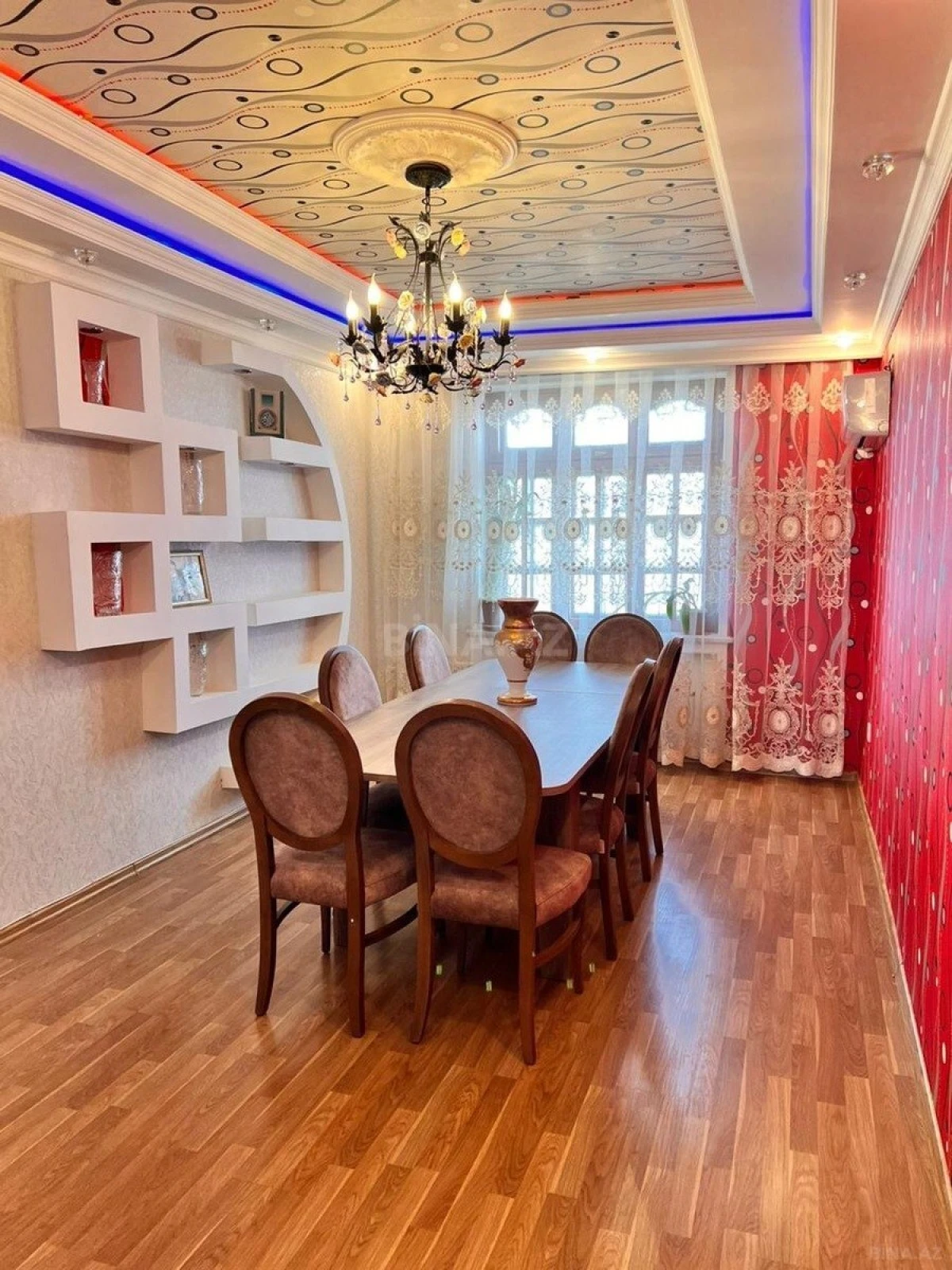 Satılır 5 otaqlı mənzil 110 m²