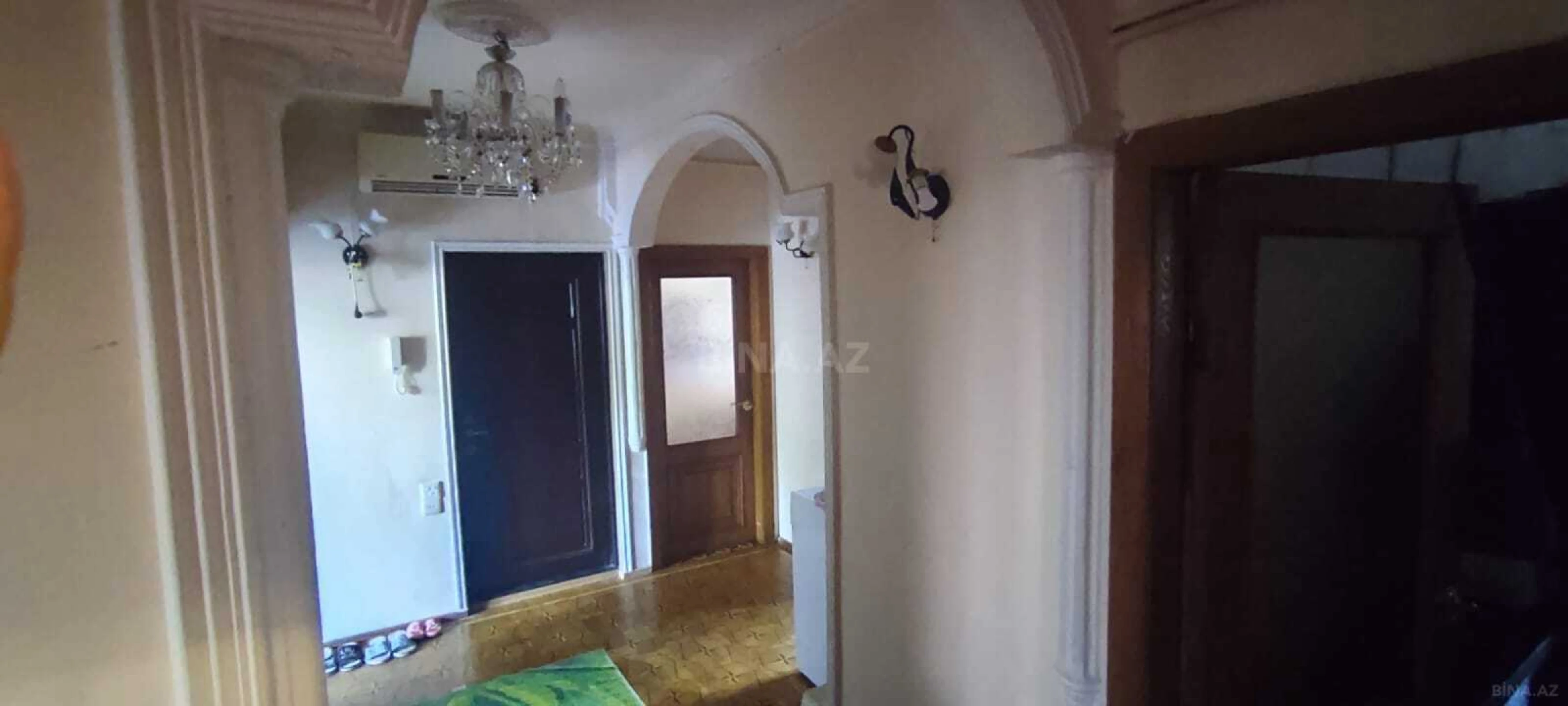 Satılır 4 otaqlı mənzil 115 m²