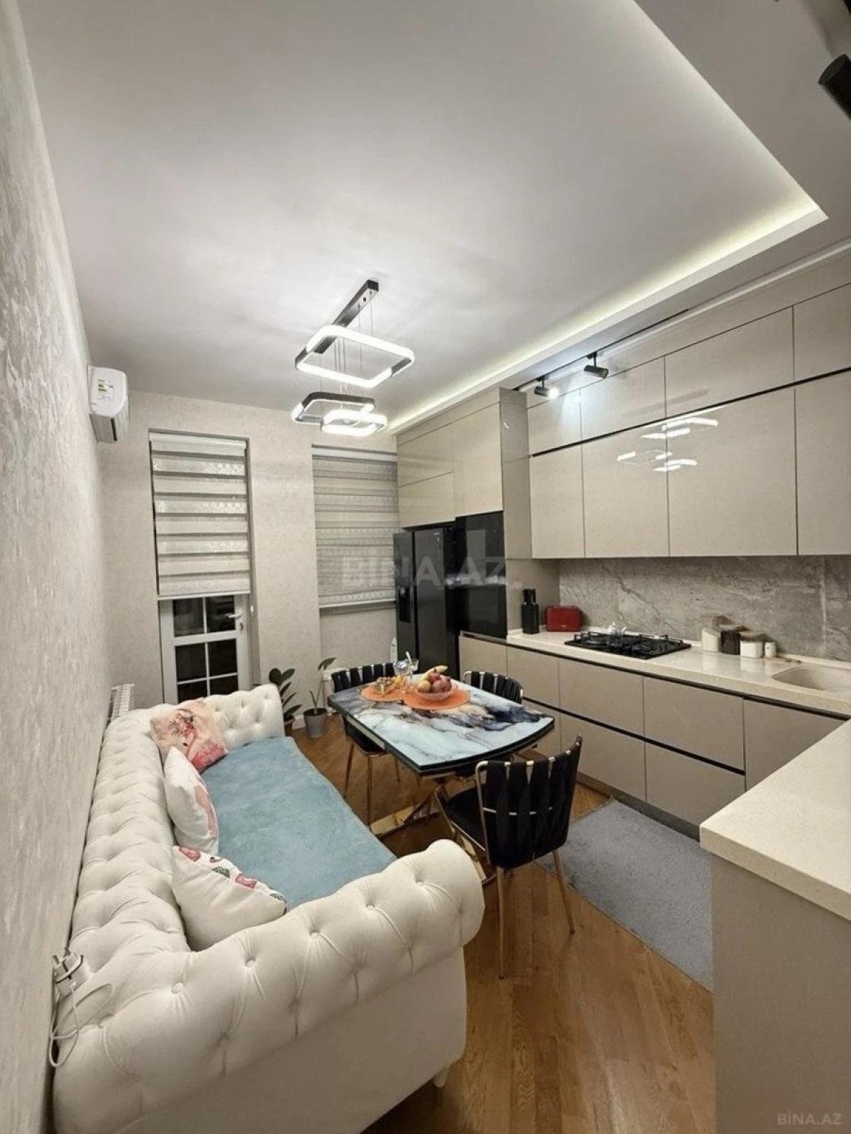 Satılır 3 otaqlı mənzil 135 m²