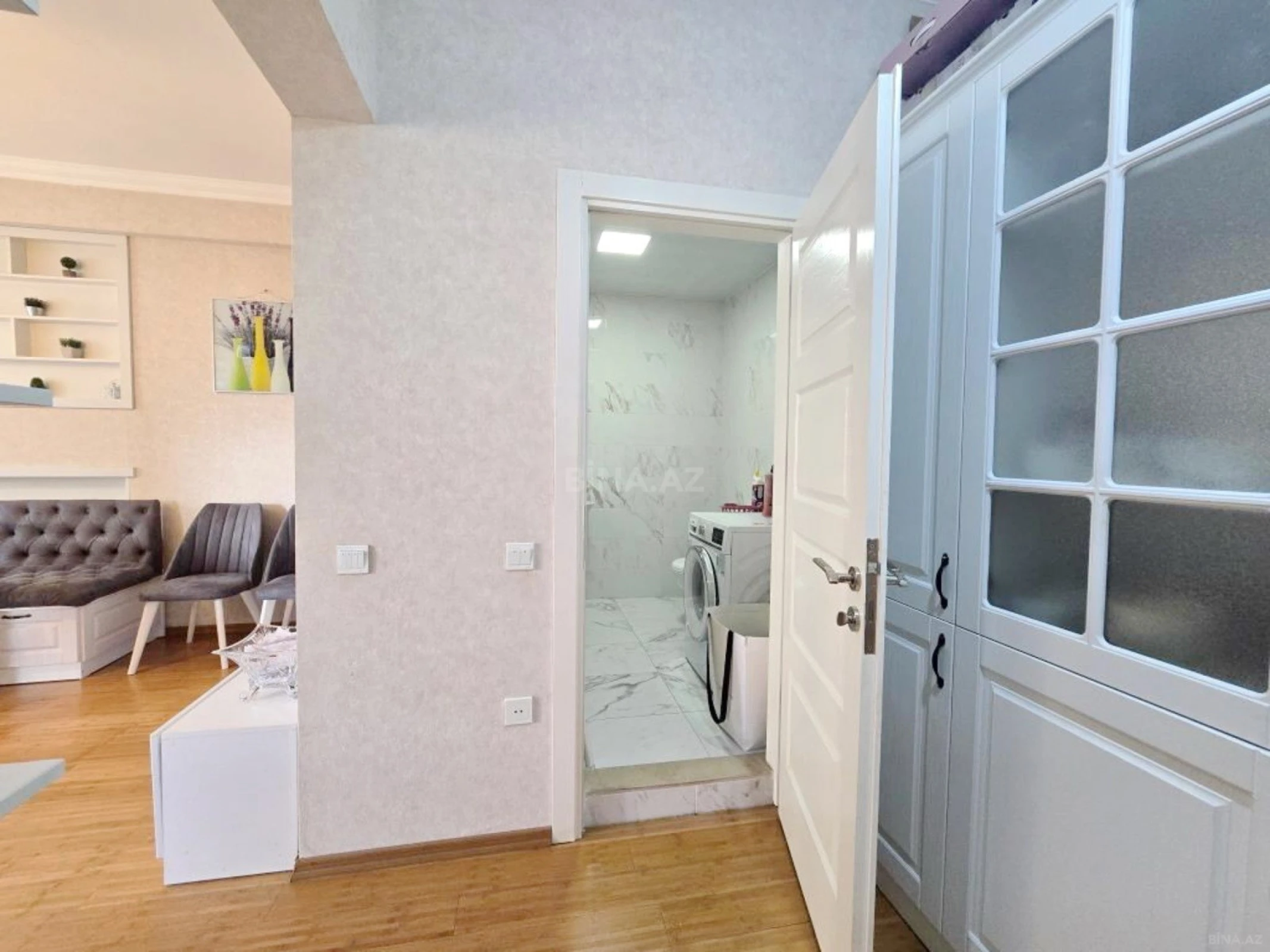 Satılır 4 otaqlı mənzil 201 m²