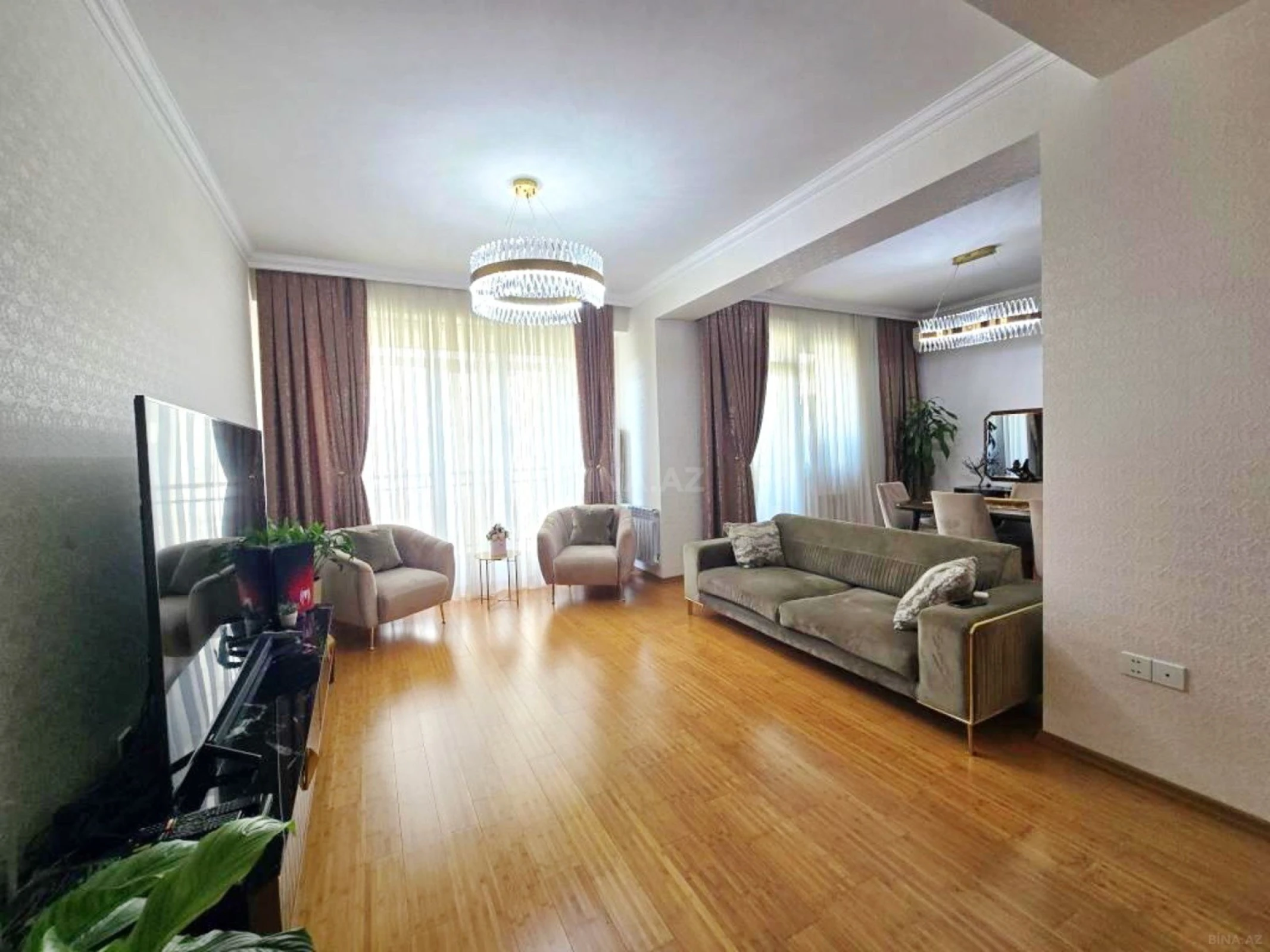 Satılır 4 otaqlı mənzil 201 m²