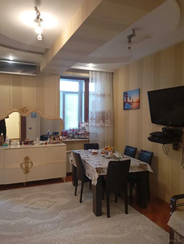 Satılır 2 otaqlı mənzil 70 m²
