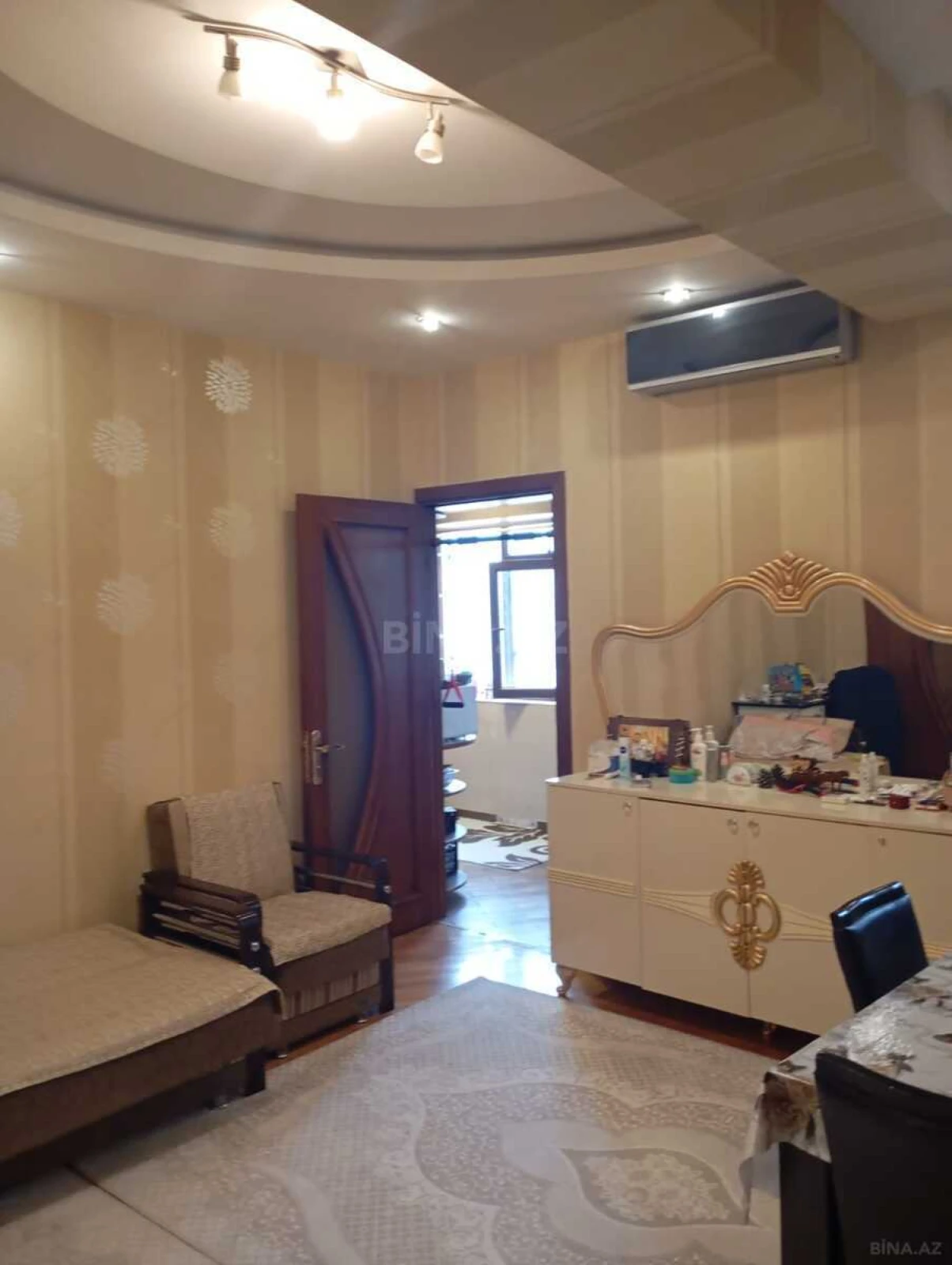 Satılır 2 otaqlı mənzil 70 m²
