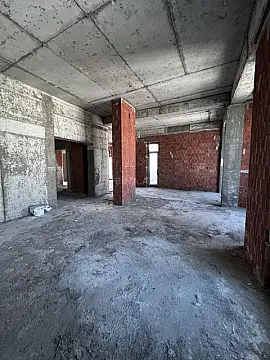 Satılır 4 otaqlı mənzil 280 m²