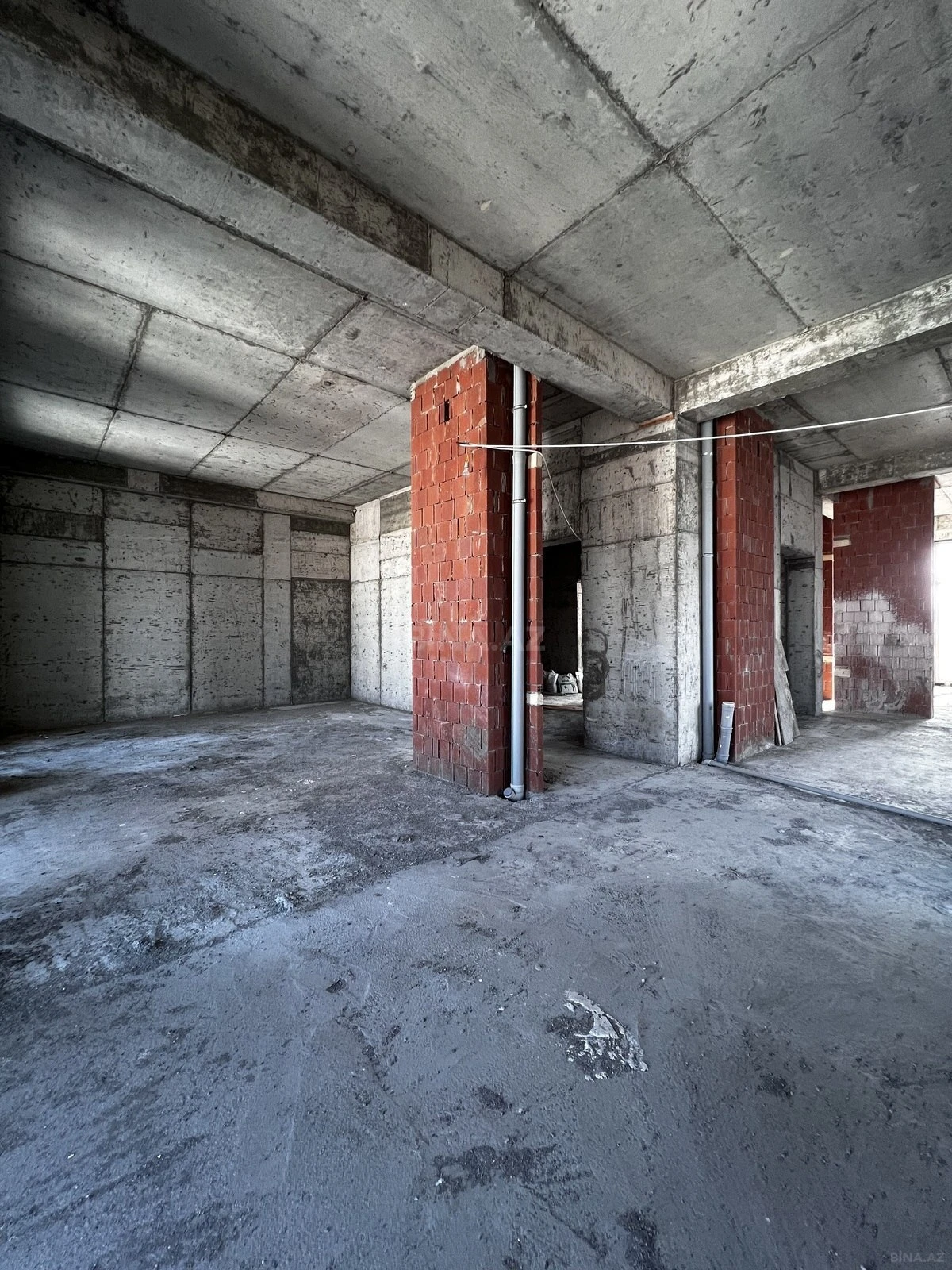 Satılır 4 otaqlı mənzil 280 m²