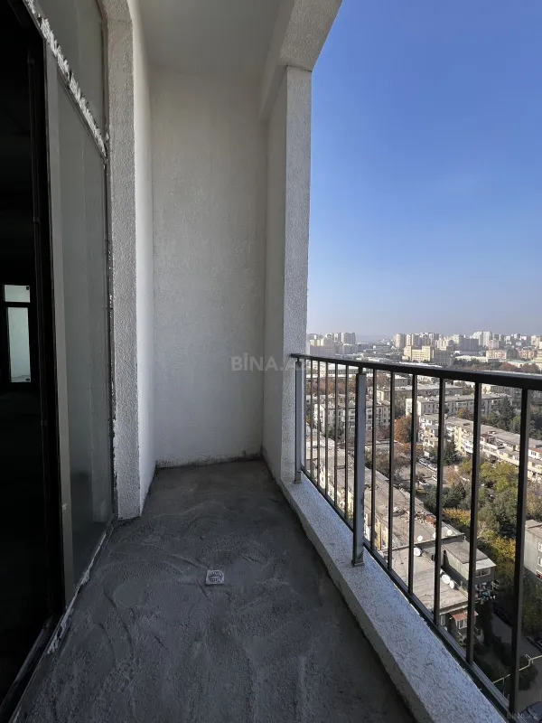 Satılır 4 otaqlı mənzil 280 m²