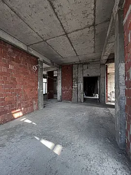 Satılır 4 otaqlı mənzil 280 m²