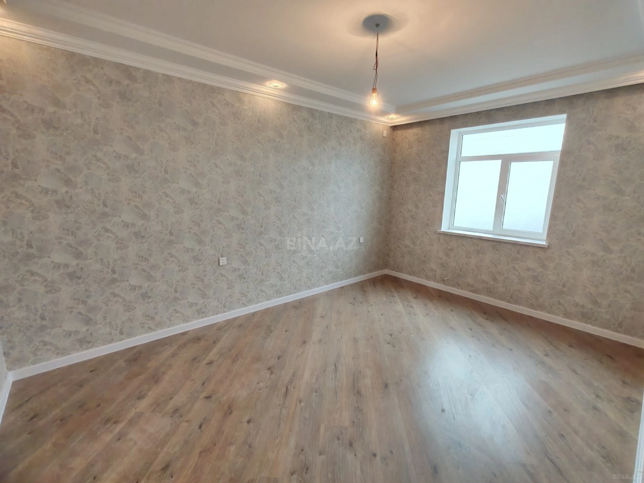 Satılır 5 otaqlı həyət evi 220 m²