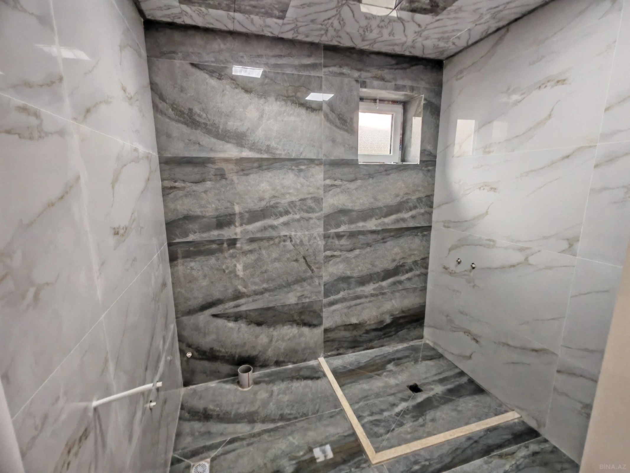 Satılır 5 otaqlı həyət evi 220 m²