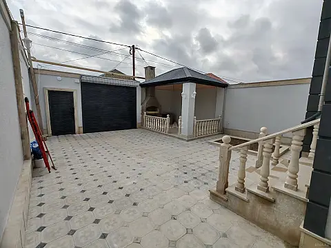 Satılır 5 otaqlı həyət evi 220 m²