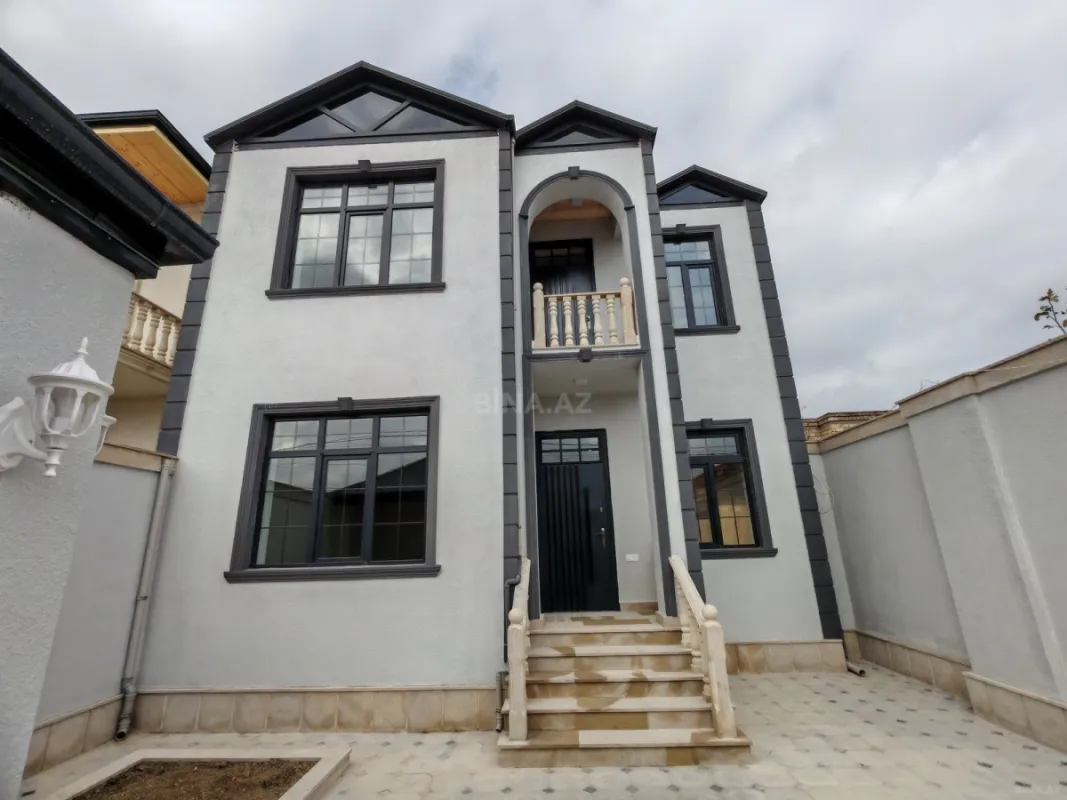 Satılır 5 otaqlı həyət evi 220 m²