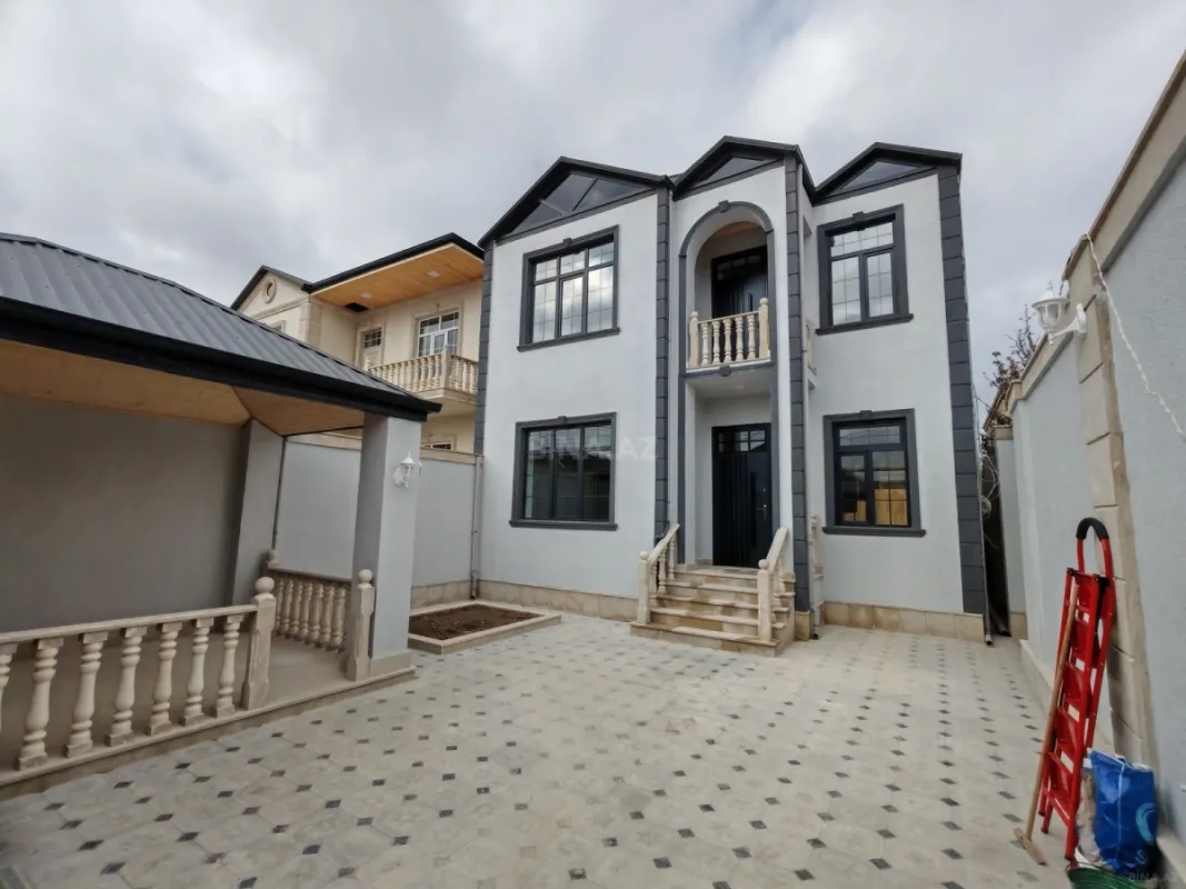 Satılır 5 otaqlı həyət evi 220 m²