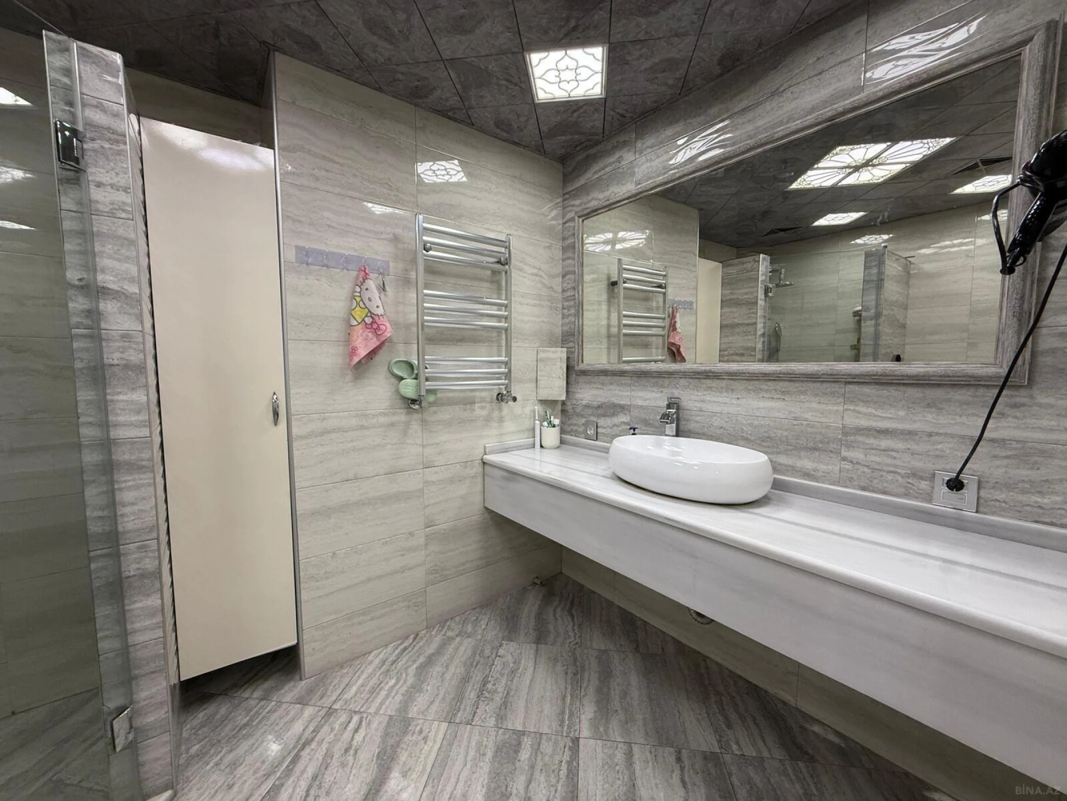 Satılır 3 otaqlı mənzil 145 m²