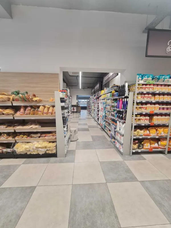 Satılır obyekt 647 m²