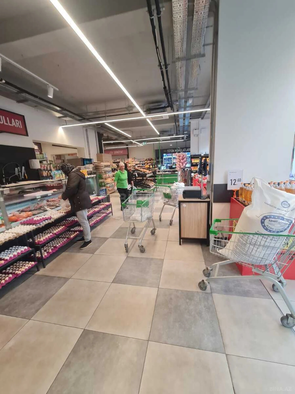 Satılır obyekt 647 m²