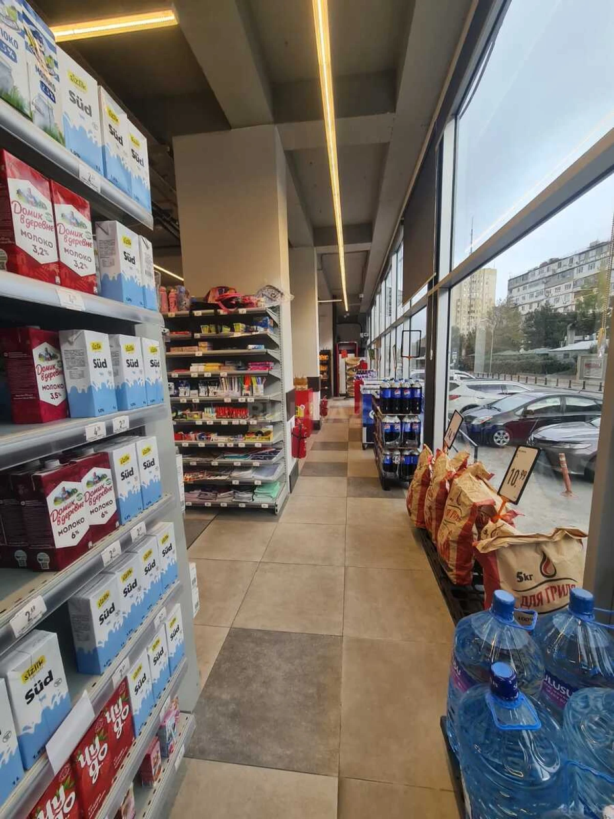 Satılır obyekt 647 m²