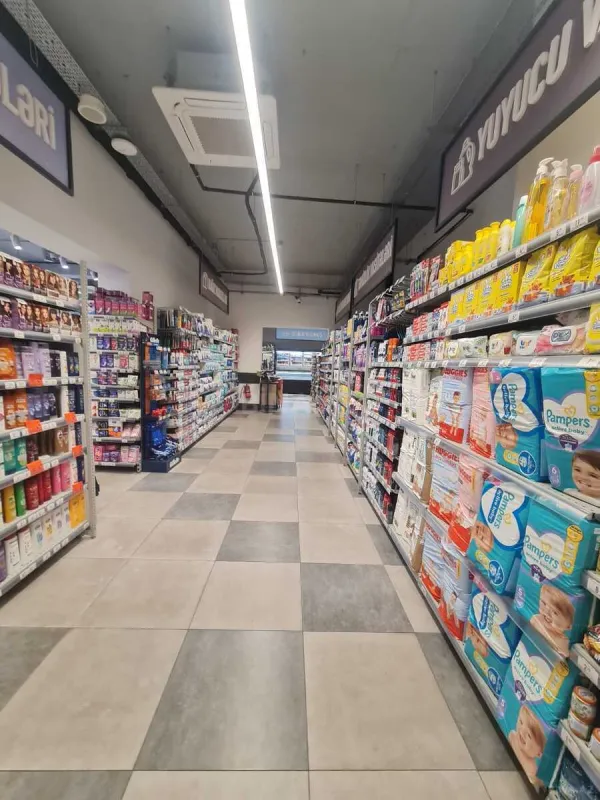 Satılır obyekt 647 m²