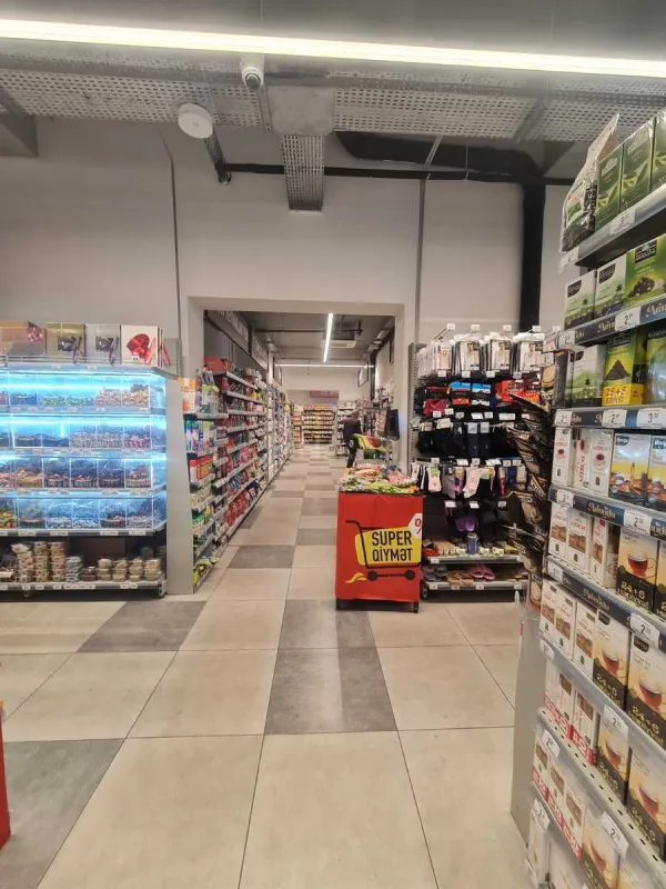 Satılır obyekt 647 m²