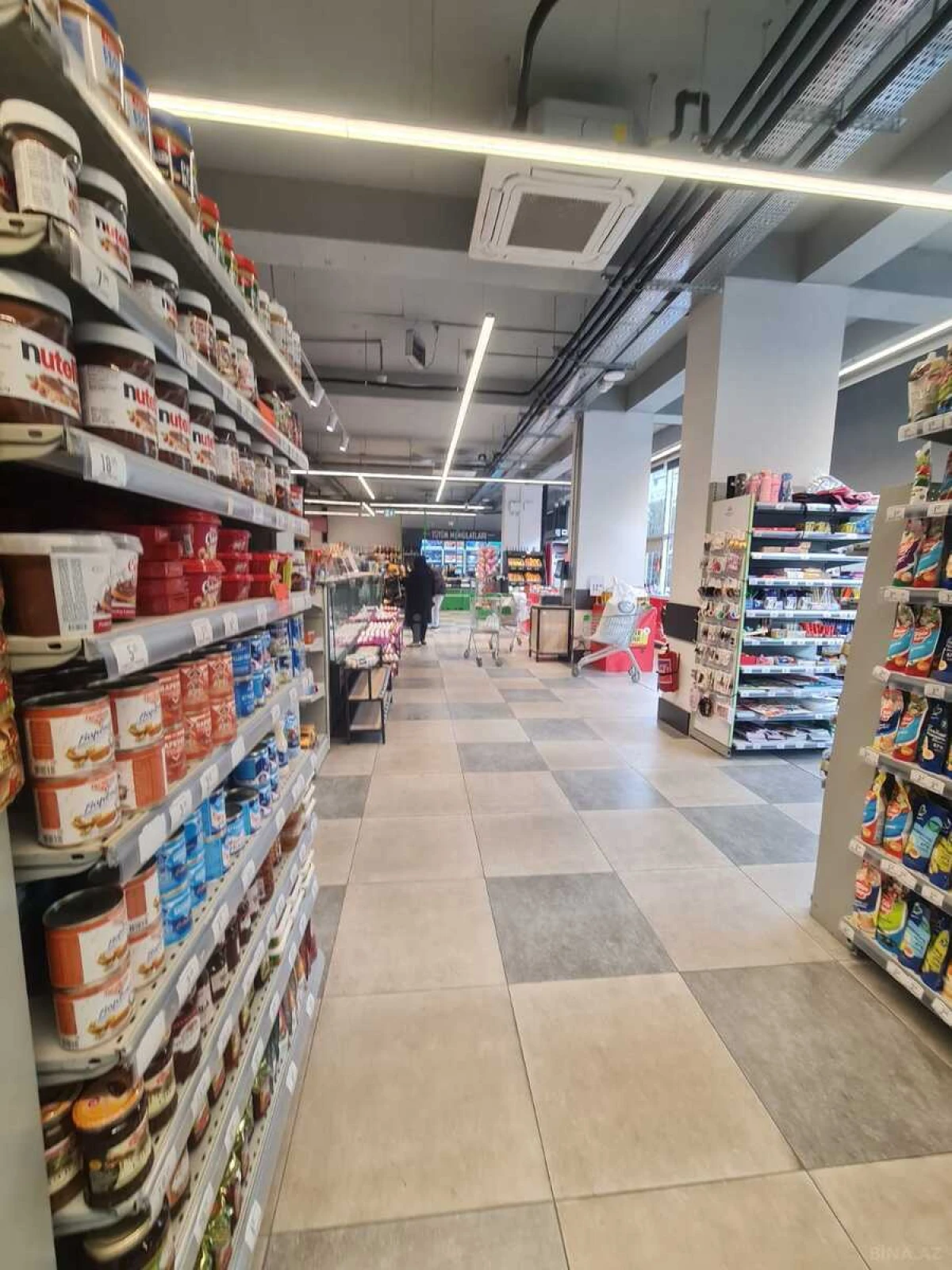 Satılır obyekt 647 m²