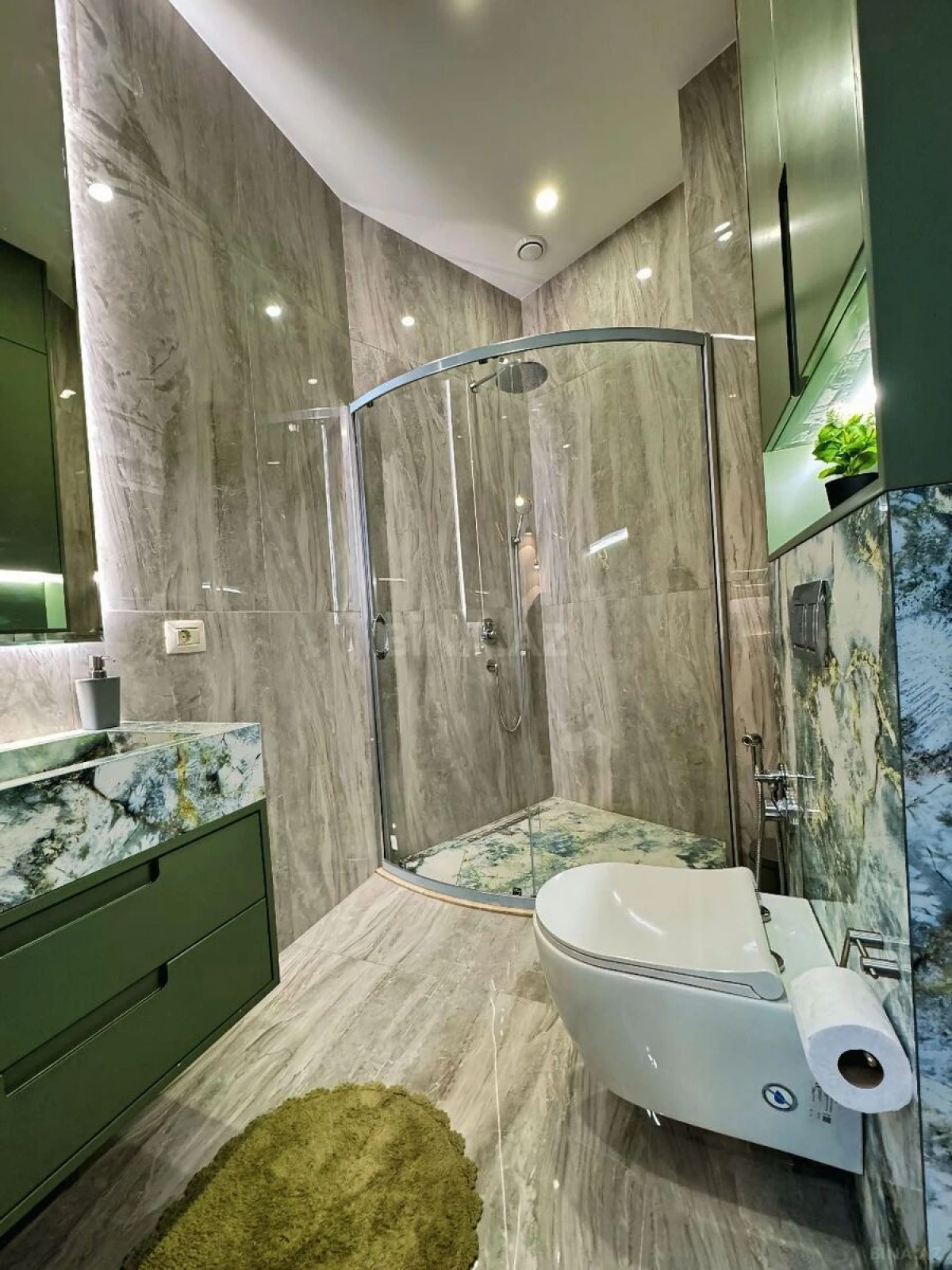 Kirayə verilir 3 otaqlı mənzil 120 m²