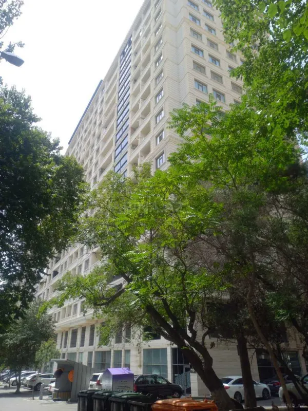 Satılır 2 otaqlı mənzil 118 m²