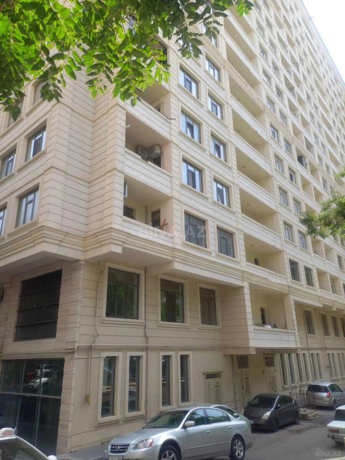 Satılır 2 otaqlı mənzil 118 m²