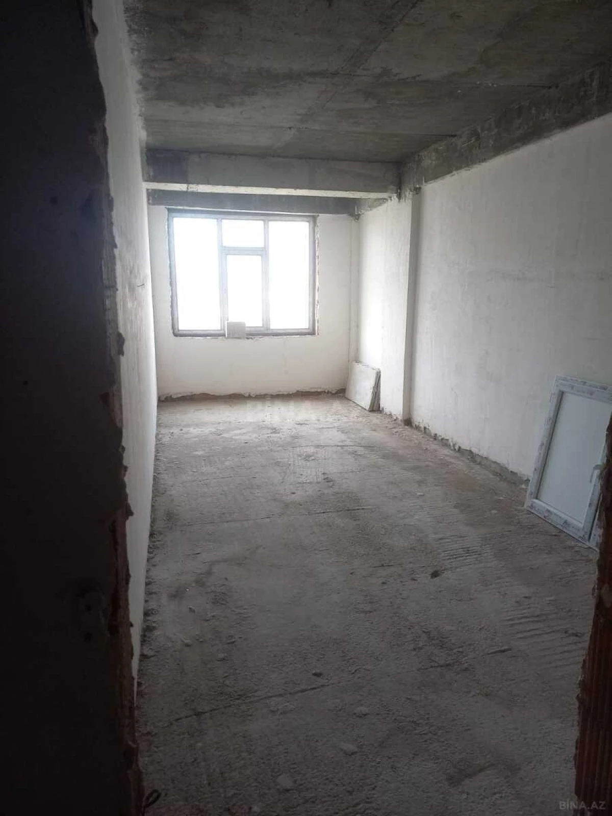 Satılır 2 otaqlı mənzil 118 m²